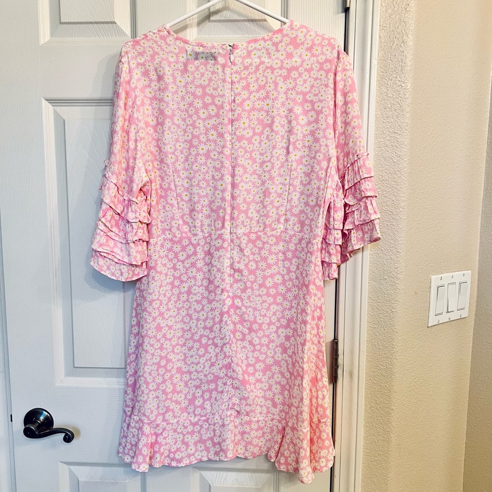 💥💥Clearance!!💥💥pink floral print Serafina ruffled short sleeve mini dress - Picture 9 of 13